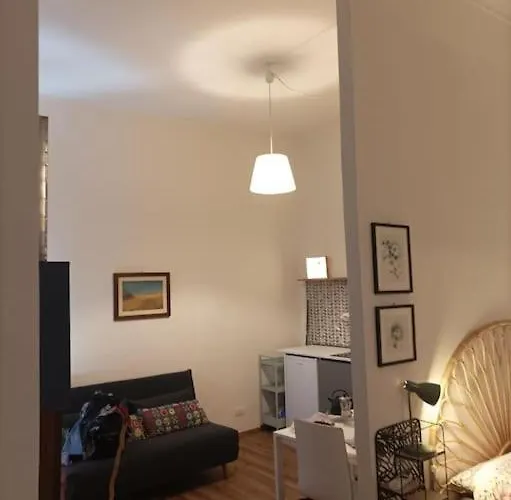 Pane E Tulipani, Cozy Near Center