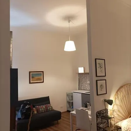 Pane E Tulipani, Cozy Near Center